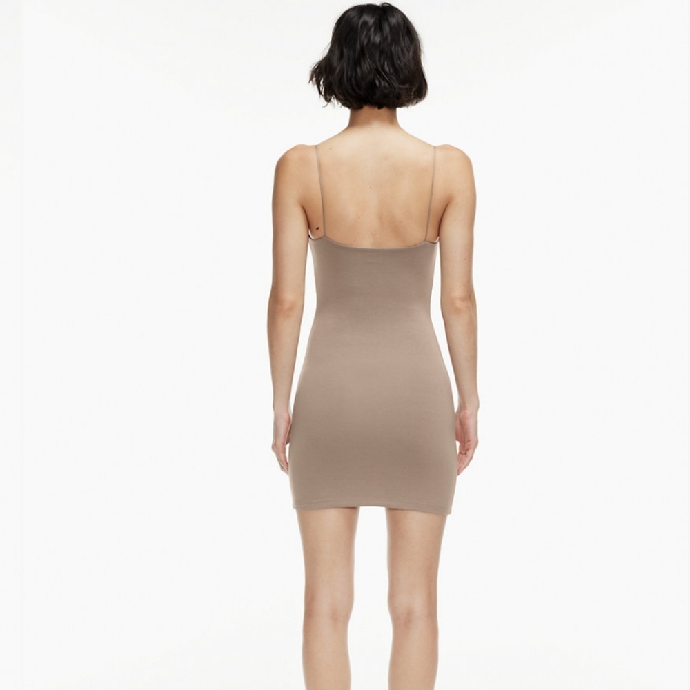 NWOT aritzia wilfred tiny dress sage frost M